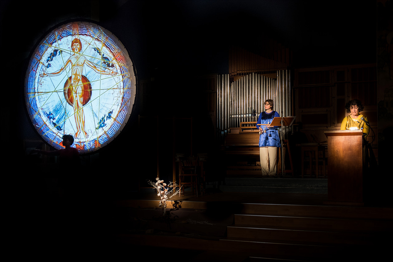 Hildegarde de Bingen : petites méditations très actuelles avec ses textes, ses chants, ses enluminures.